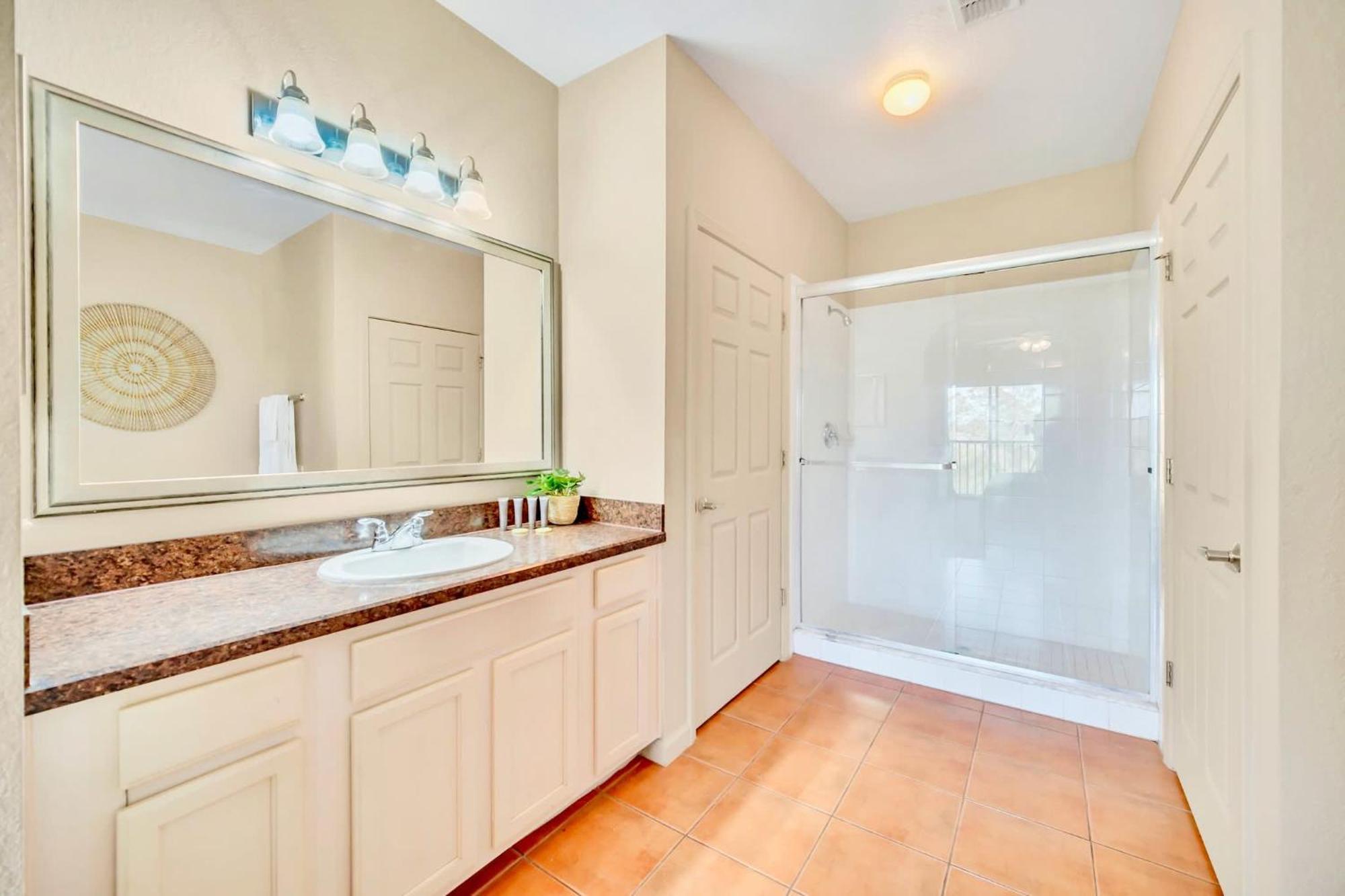 Stunning 2Br Condo With Hot Tub And Pool, Near Disney! Orlando Eksteriør bilde